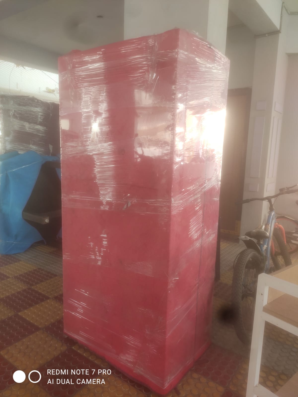 Household loading service with trained movers